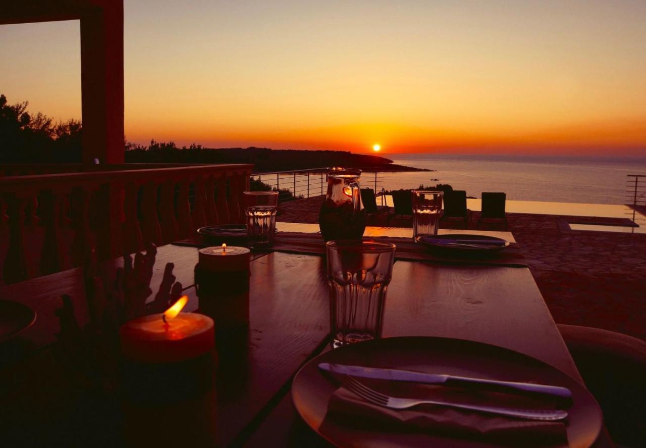 Beachfront Villa Seasun By Posarellivillas Agios Spyridon  Buitenkant foto
