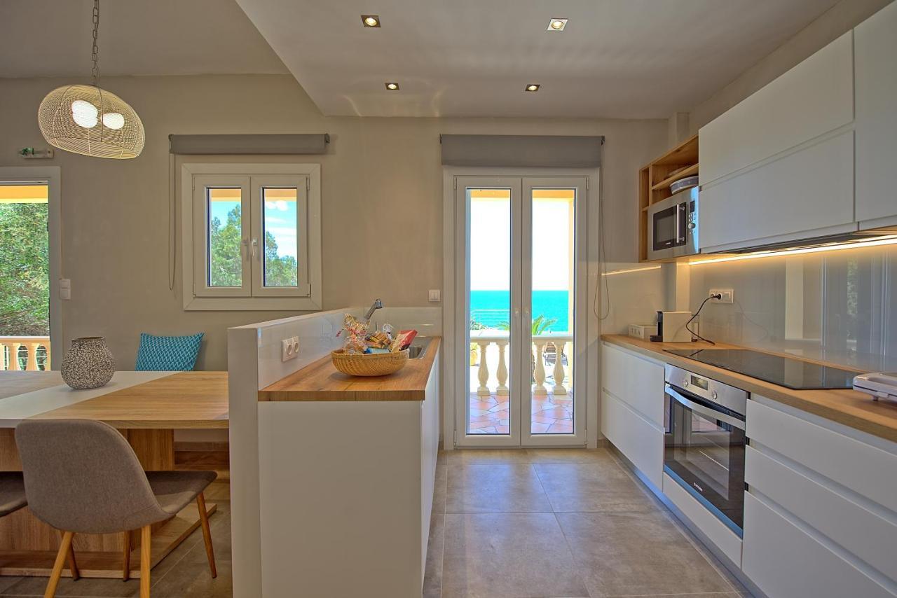 Beachfront Villa Seasun By Posarellivillas Agios Spyridon  Buitenkant foto