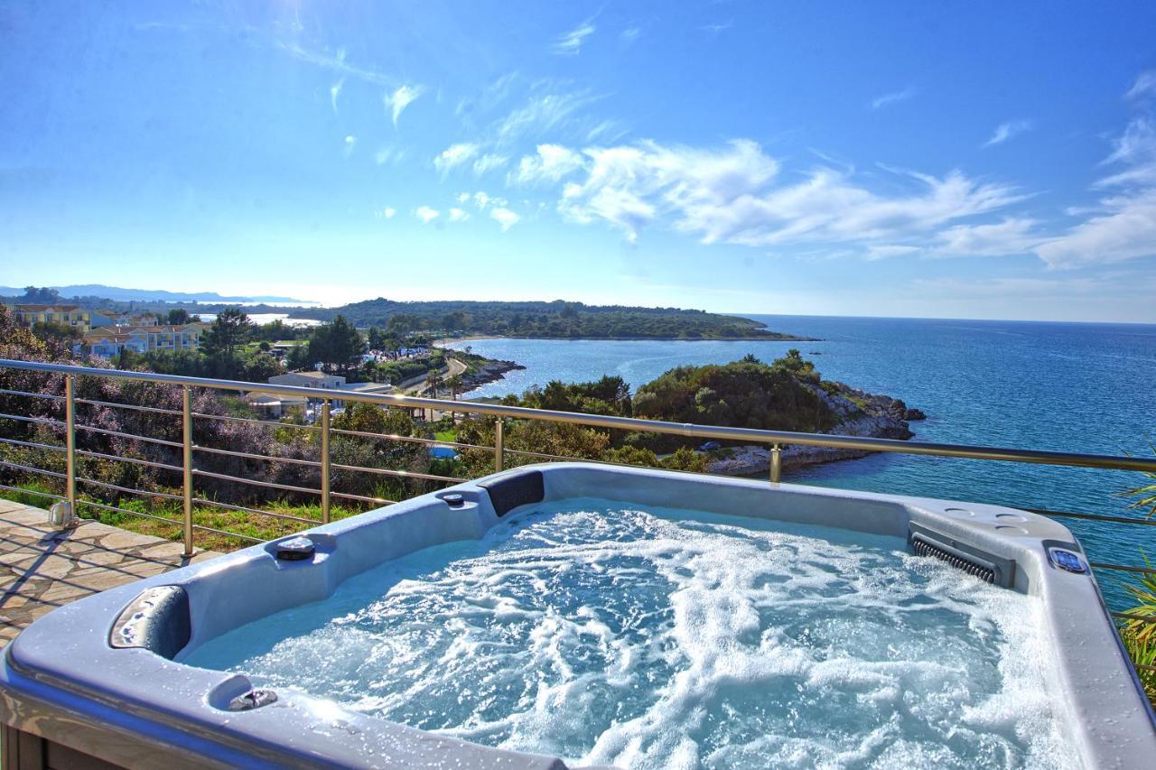 Beachfront Villa Seasun By Posarellivillas Agios Spyridon  Buitenkant foto